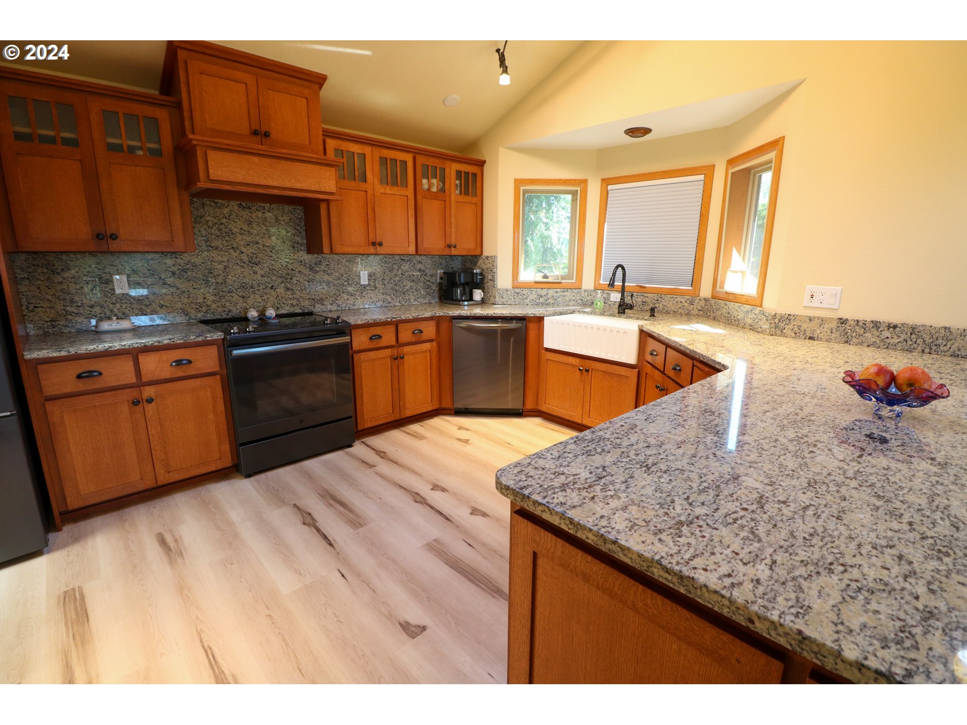 73495 Highway 101 North Bend, OR 97459 - Photo 10 of 48