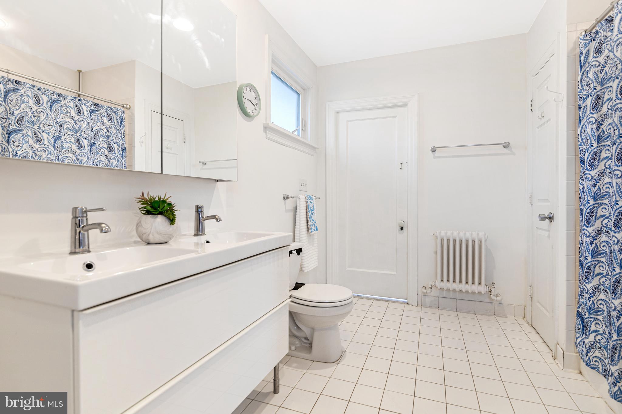 501 Warwick Road Haddonfield, NJ 08033 - Photo 18 of 29 Jack & Jill Bath