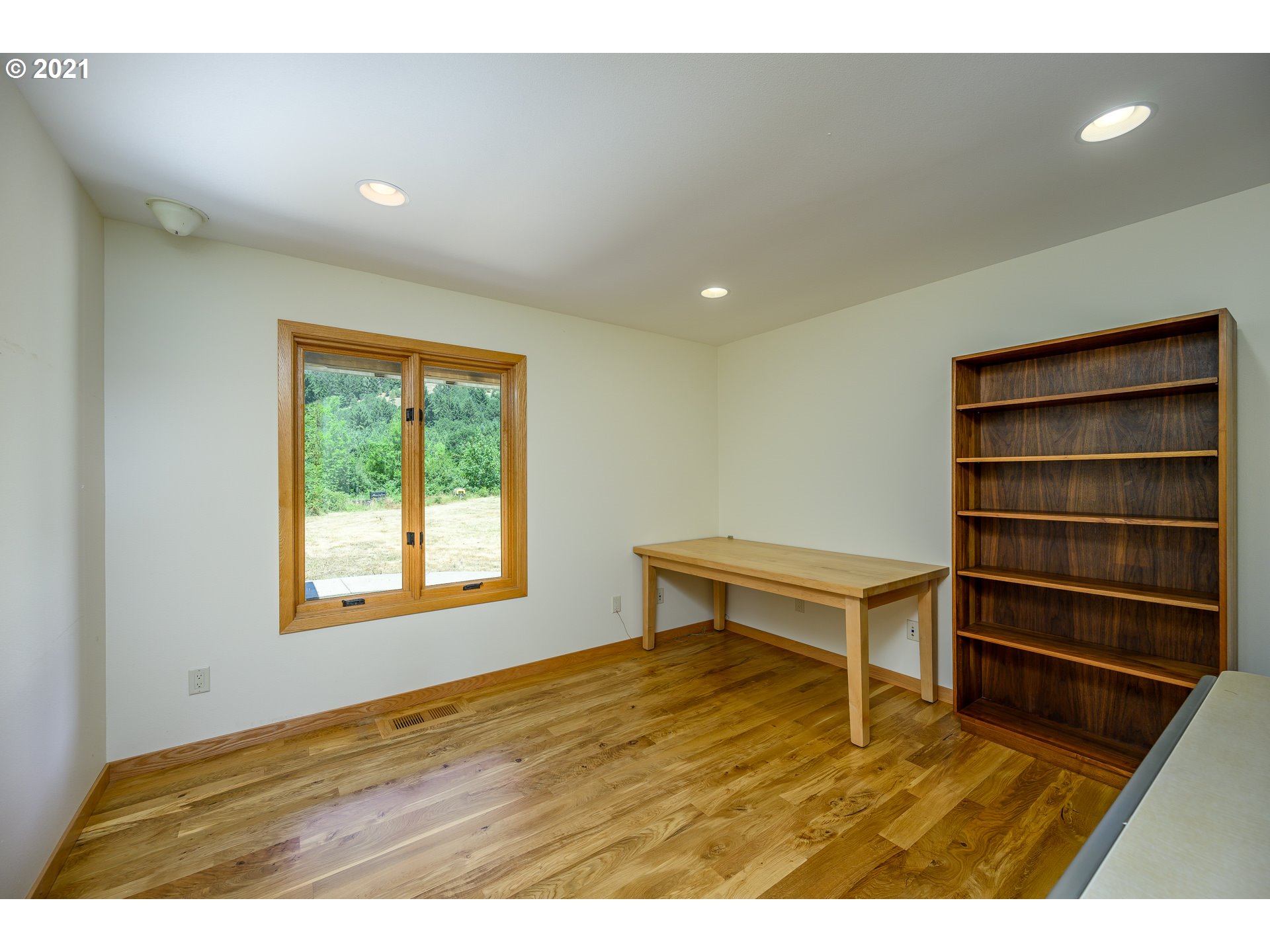 26200 Thomson Mill Road Sheridan, OR 97378 - Photo 14 of 26 Gallery Image 14