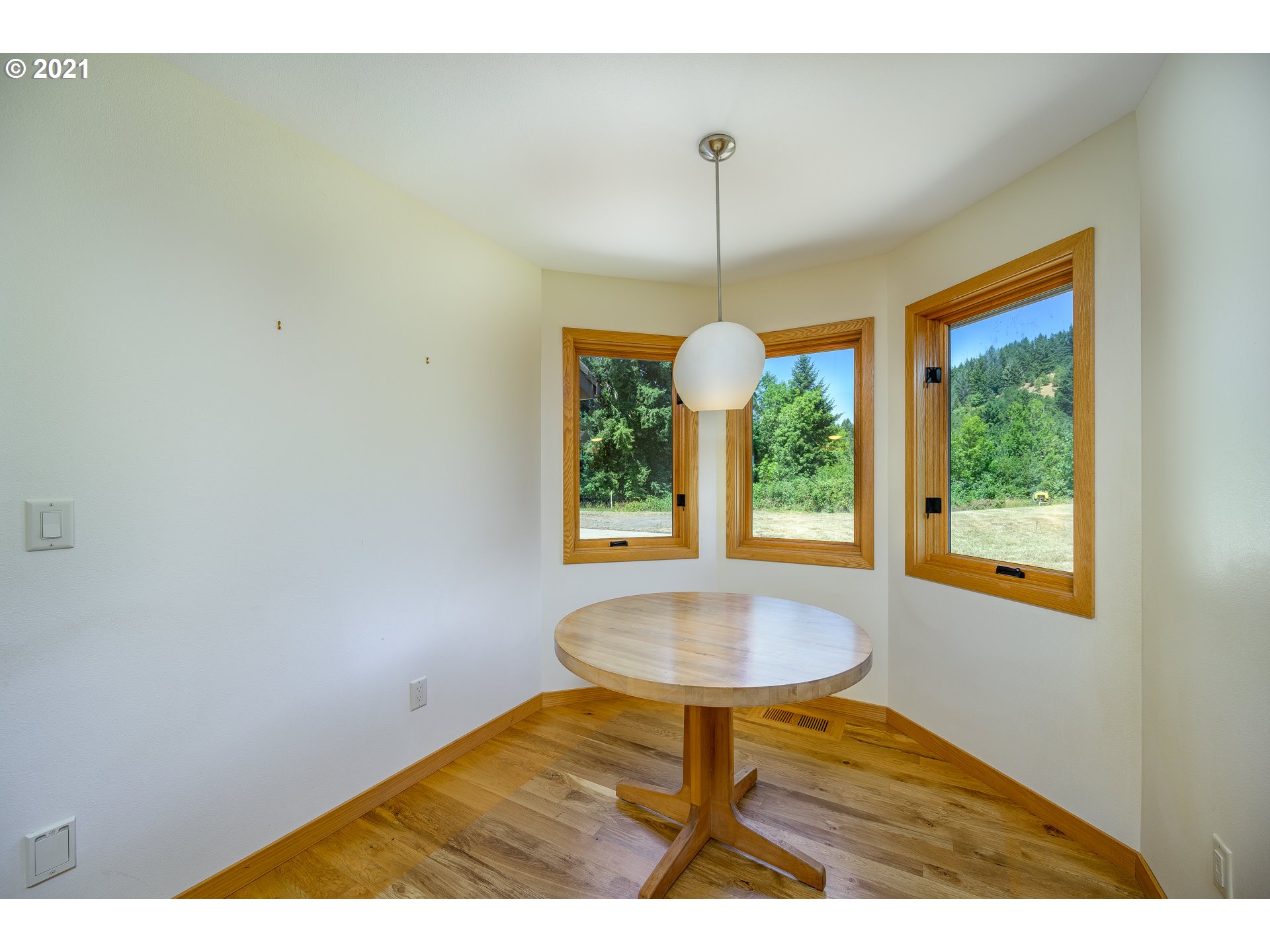 26200 Thomson Mill Road Sheridan, OR 97378 - Photo 10 of 26 Gallery Image 10