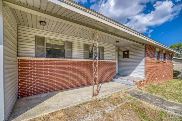 a view of a house with street