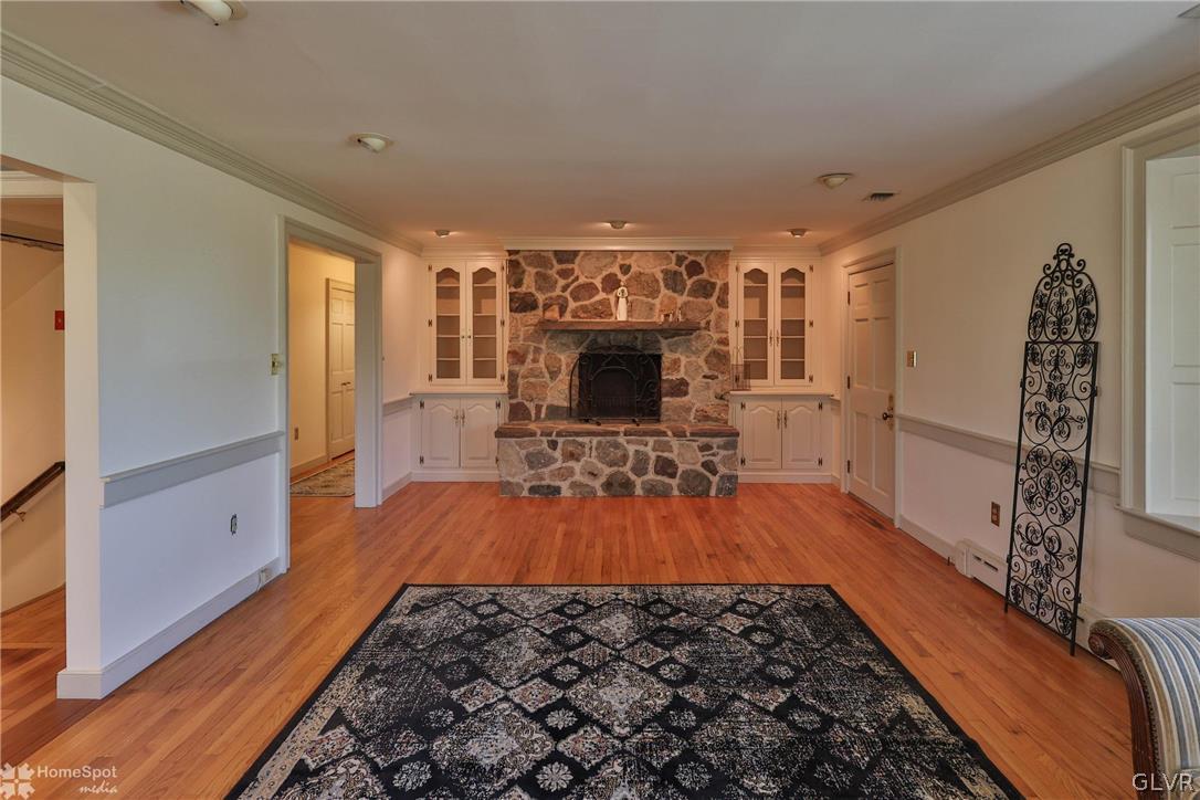 375 Spring Valley Road Easton, PA 18042 - Photo 3 of 31 Gallery Image 3