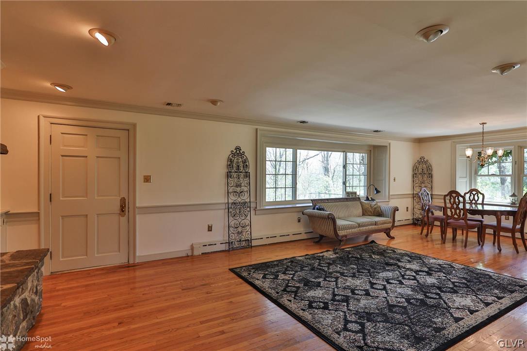 375 Spring Valley Road Easton, PA 18042 - Photo 5 of 31 Gallery Image 5