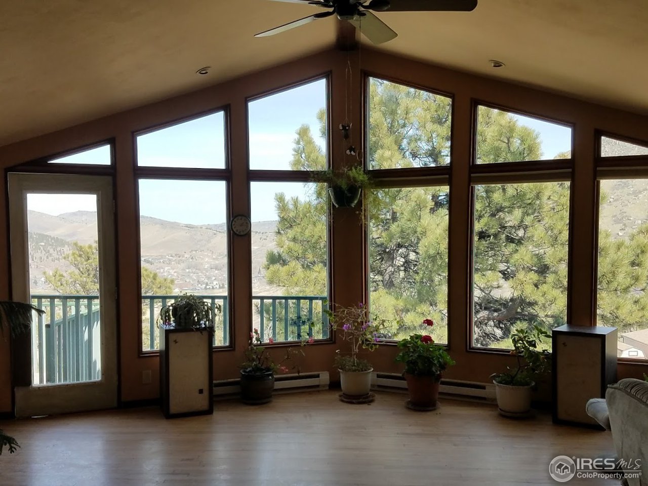 364 Jasper Drive Lyons, CO 80540 - Photo 3 of 14 Great room windows