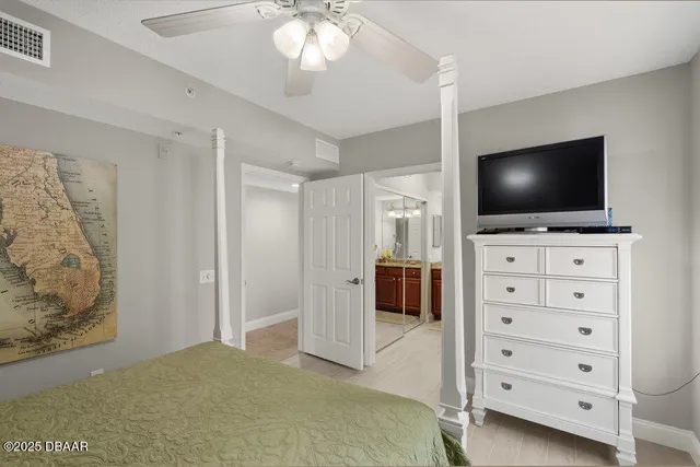 a view of a livingroom with furniture