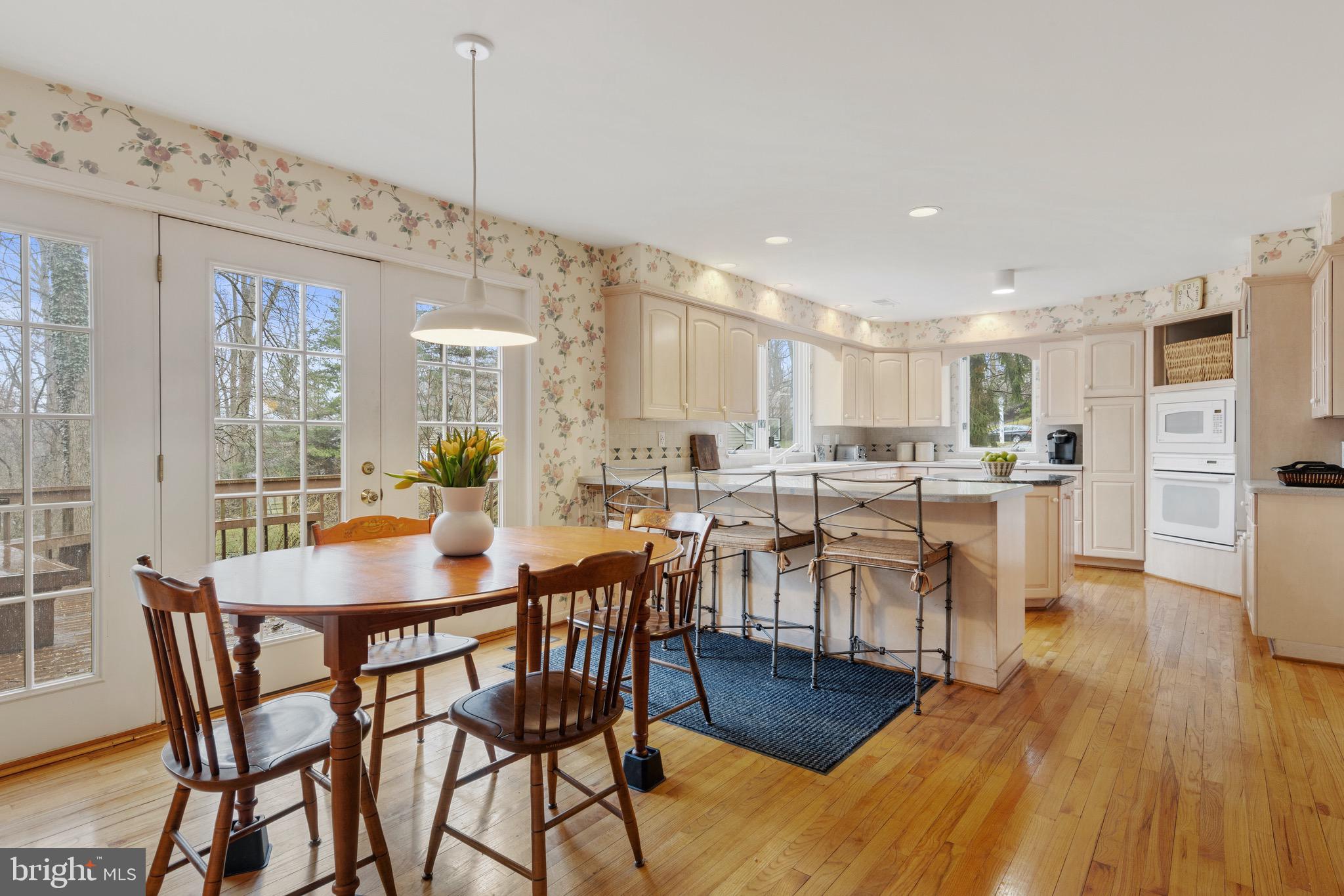 407 Round Hill Road Wayne, PA 19087 - Photo 15 of 39 KITCHEN