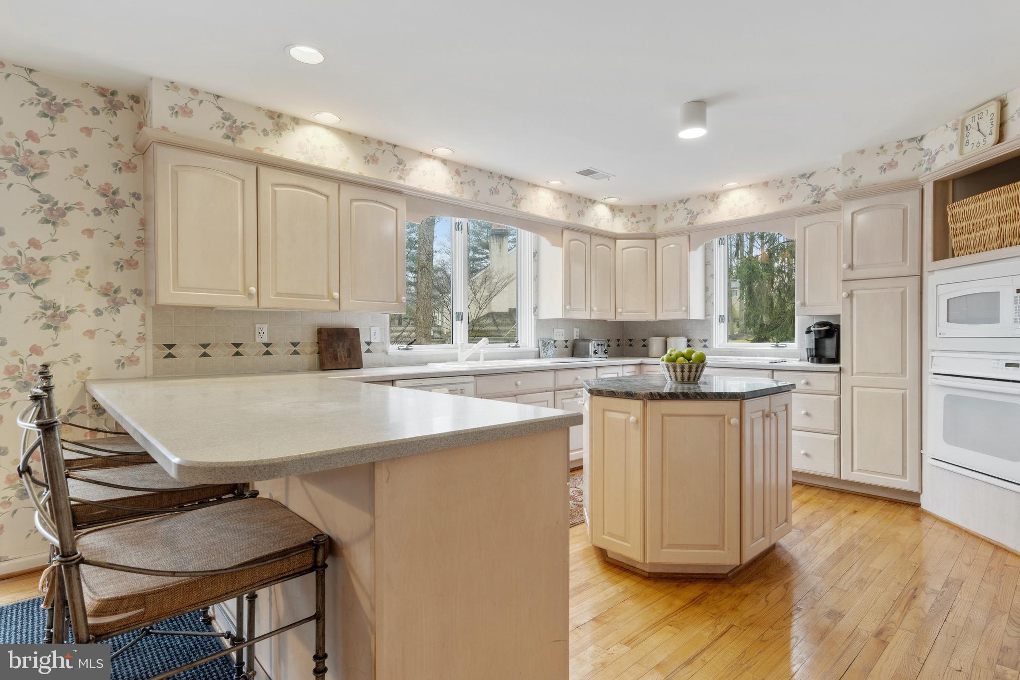 407 Round Hill Road Wayne, PA 19087 - Photo 16 of 39 KITCHEN