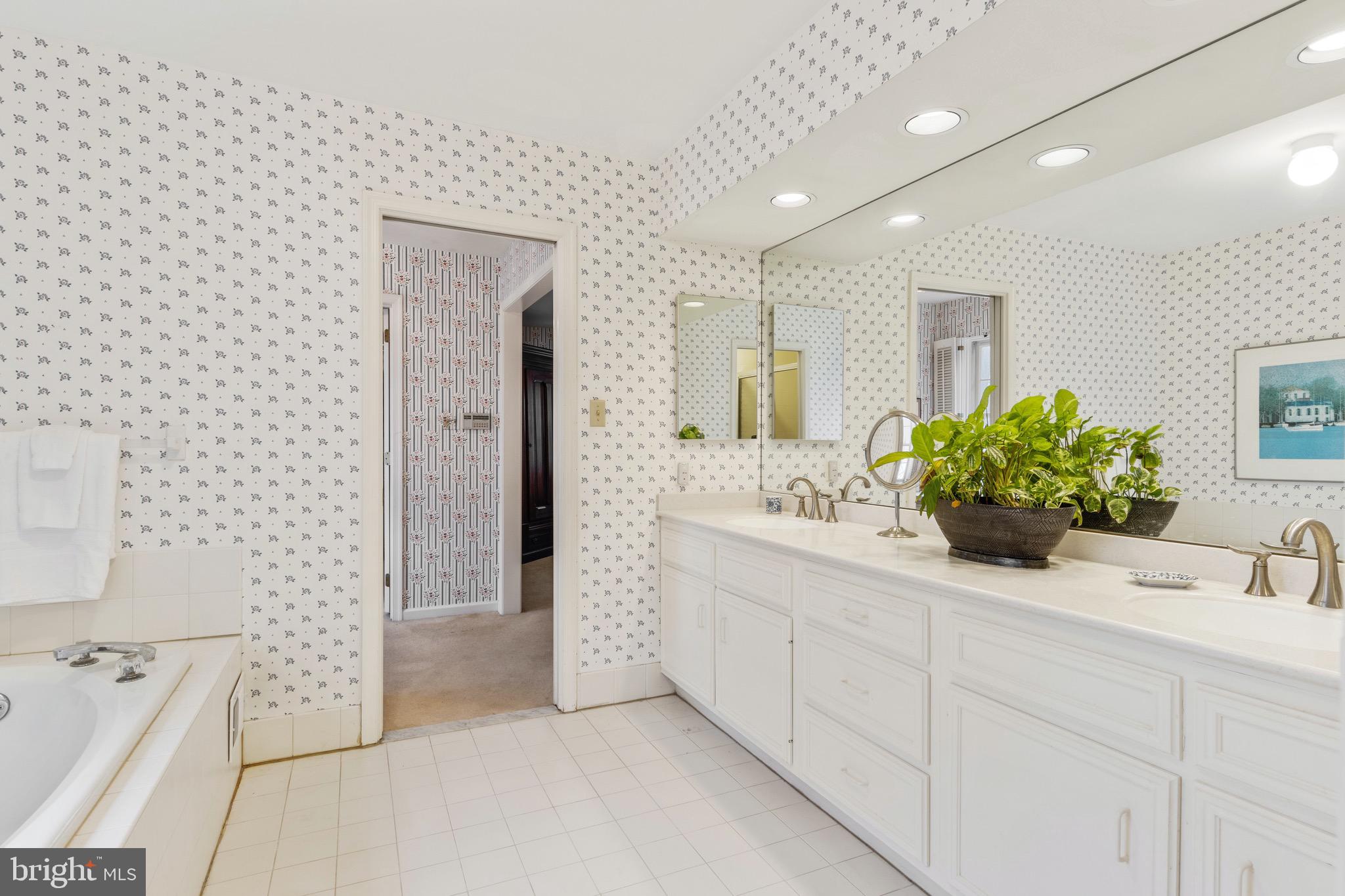 407 Round Hill Road Wayne, PA 19087 - Photo 27 of 39
