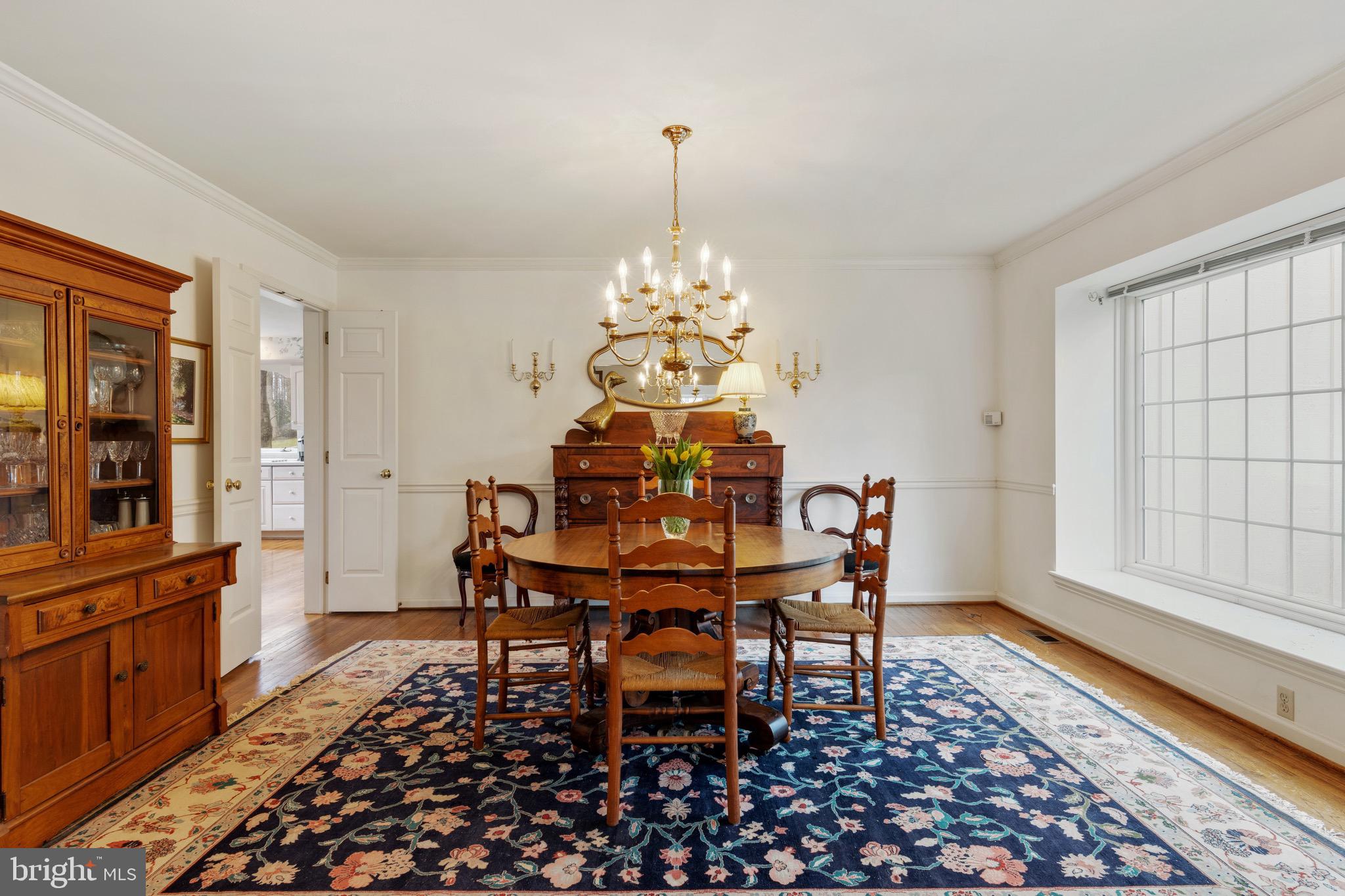 407 Round Hill Road Wayne, PA 19087 - Photo 9 of 39 DINING ROOM