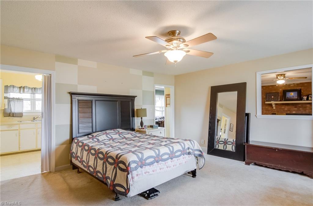 1610 Bunker Hill Sandy Ridge Road Kernersville, NC 27284 - Photo 11 of 27 Nice view of living space layout of home
