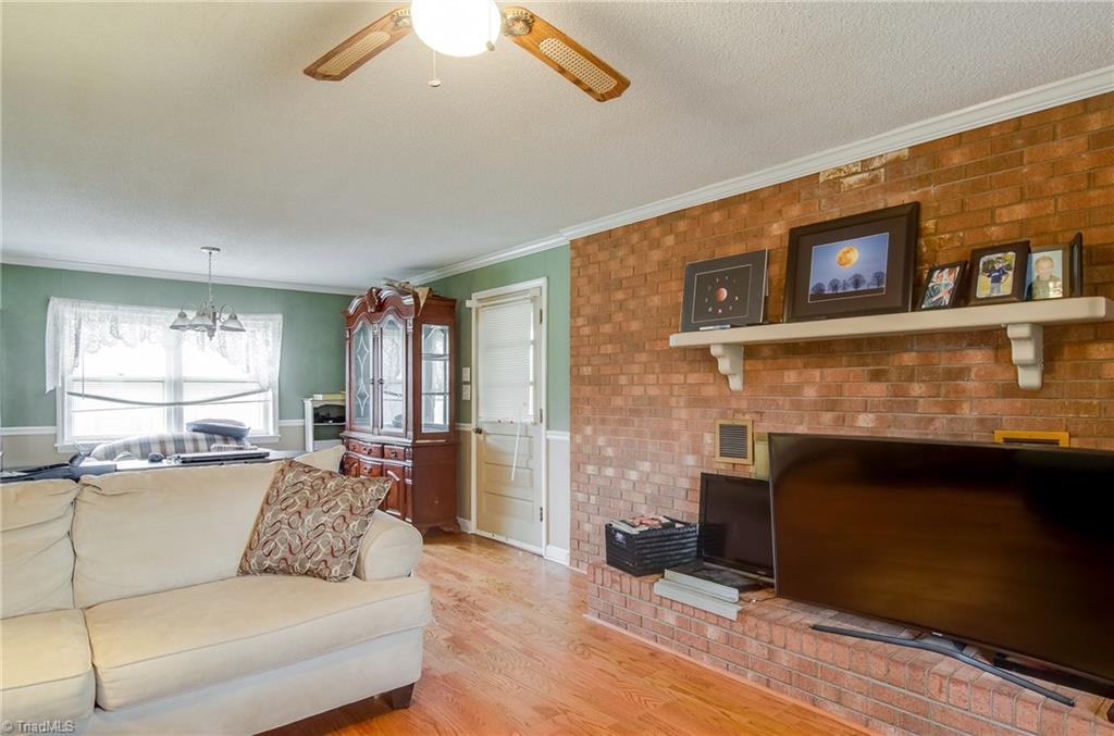 1610 Bunker Hill Sandy Ridge Road Kernersville, NC 27284 - Photo 5 of 27 Den