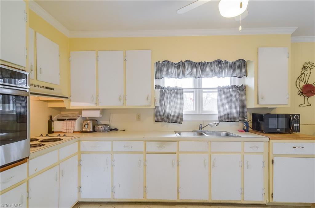1610 Bunker Hill Sandy Ridge Road Kernersville, NC 27284 - Photo 9 of 27 Gallery Image 9