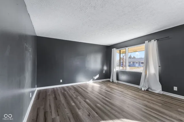 $234,900 | 230 Parkview Drive, Whiteland, IN 46184