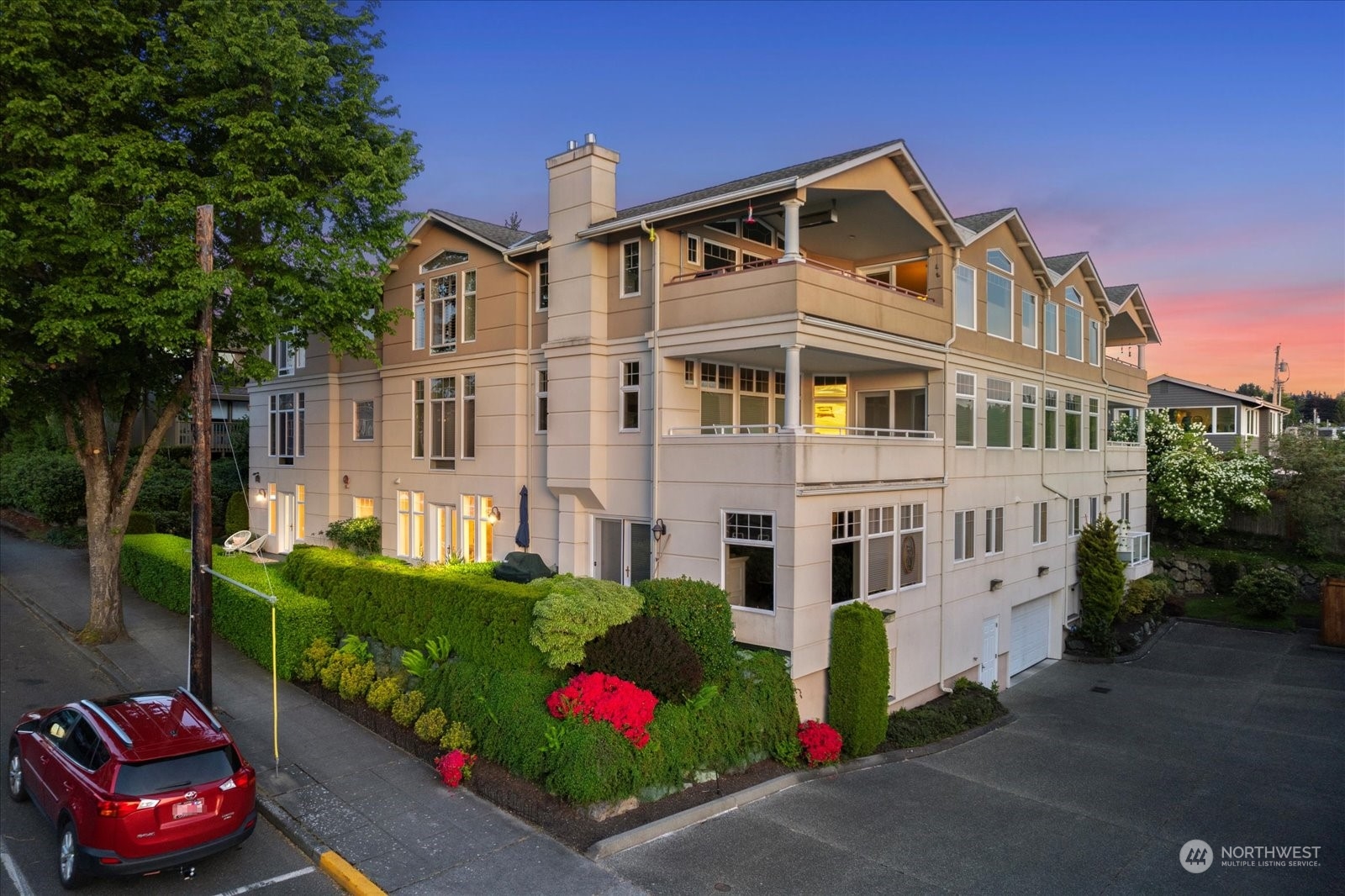 546 Walnut Street, Unit 101 Edmonds, WA 98020 - Photo 1 of 35 Gallery Image 1