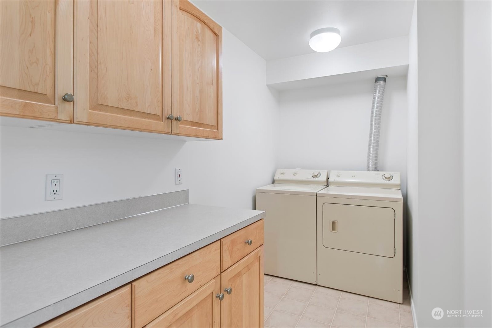 546 Walnut Street, Unit 101 Edmonds, WA 98020 - Photo 29 of 35 Gallery Image 29