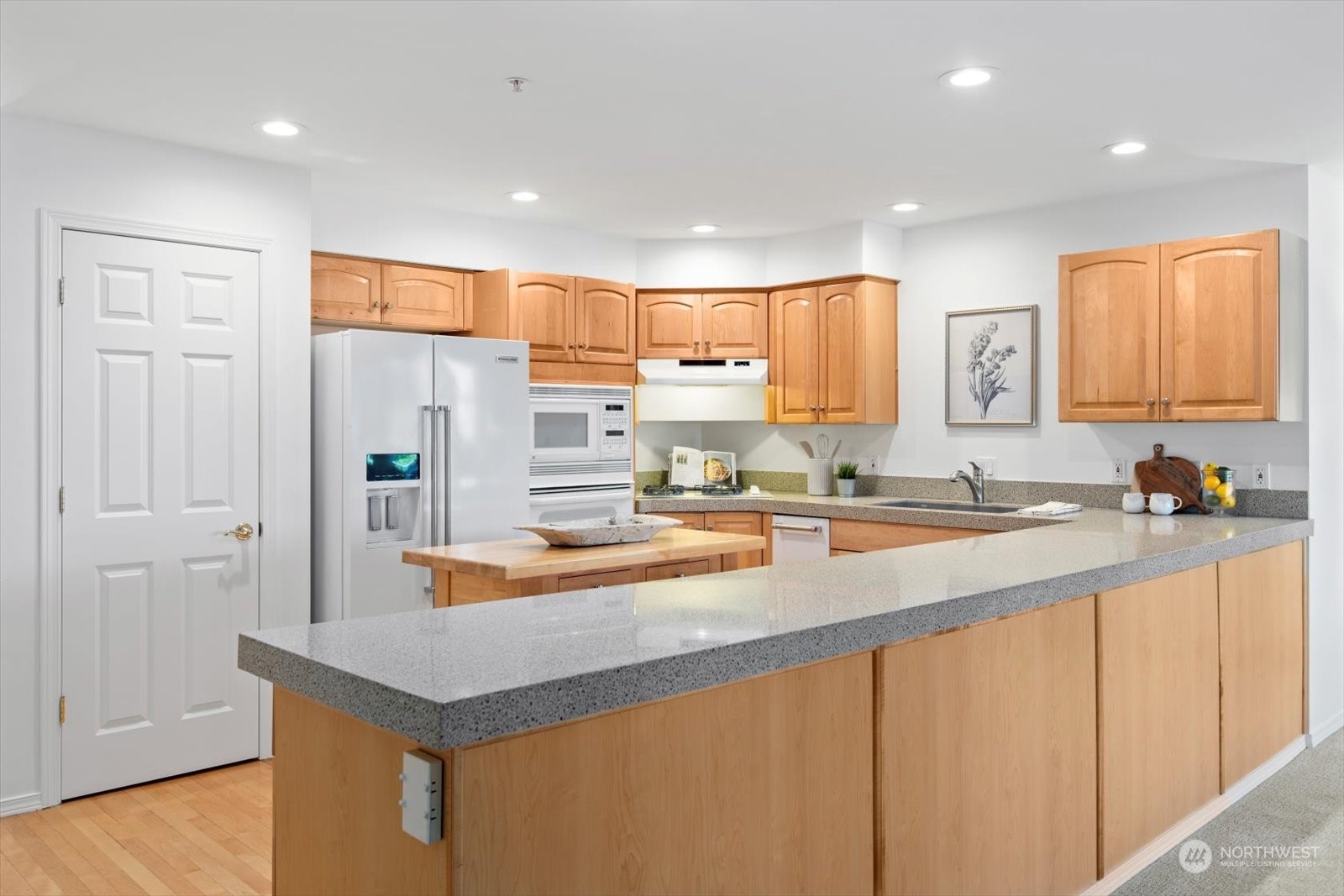 546 Walnut Street, Unit 101 Edmonds, WA 98020 - Photo 8 of 35 Gallery Image 8