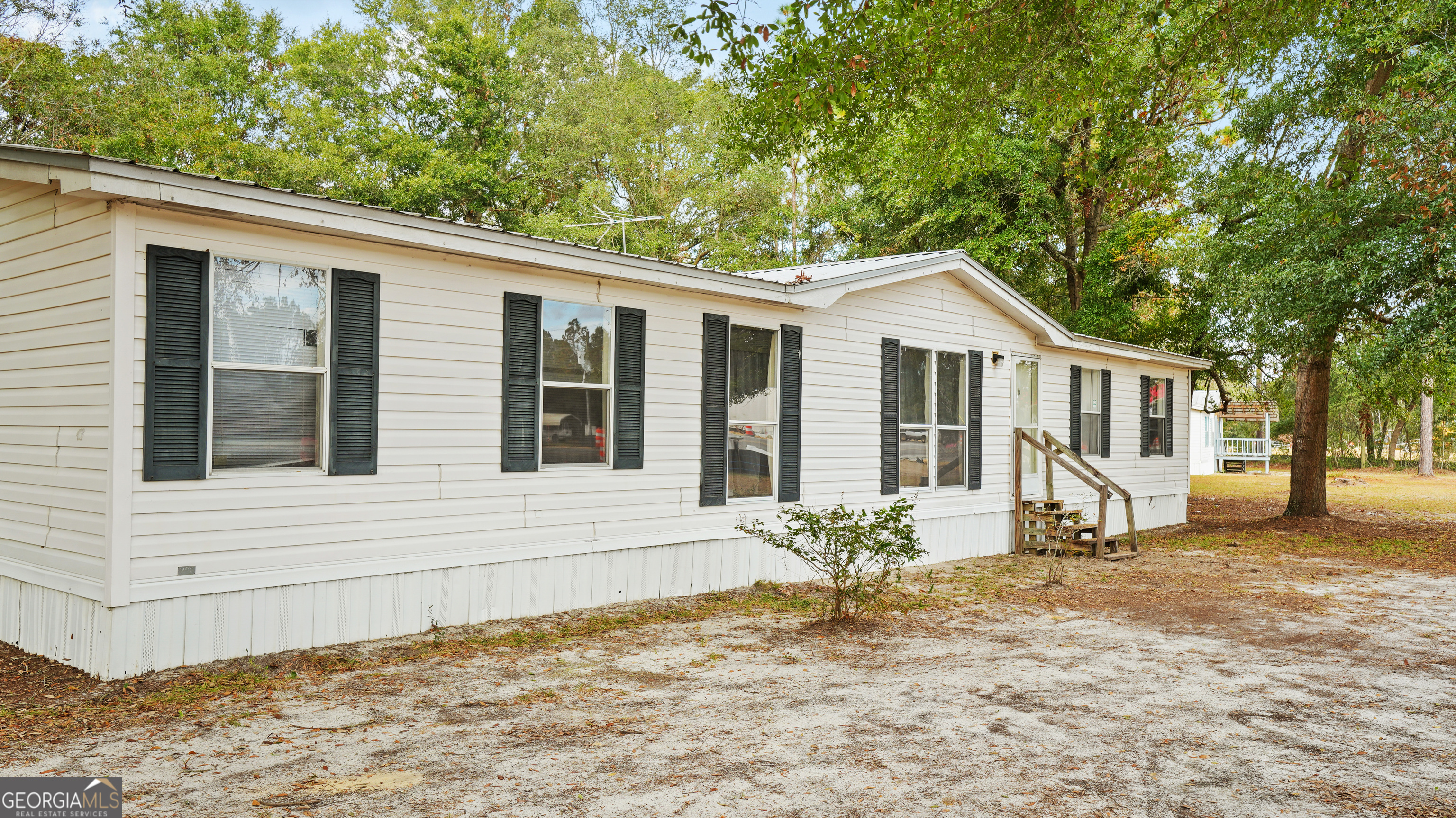 1275 Rayonier Road Jesup, GA 31545 - Photo 4 of 27