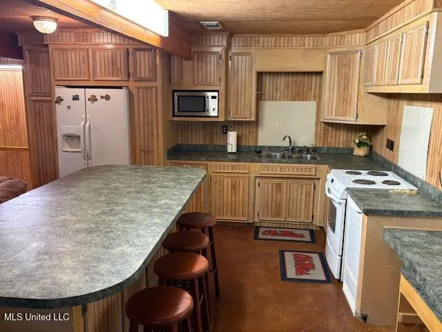 $689,000 | 2100 Harperville Road, Forest, MS 39074