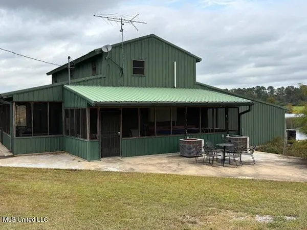 $689,000 | 2100 Harperville Road, Forest, MS 39074