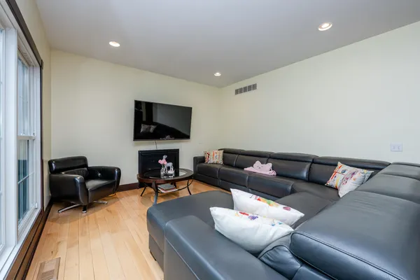 $749,000 | 2651 Jefferson Drive, Stevensville, MI 49127