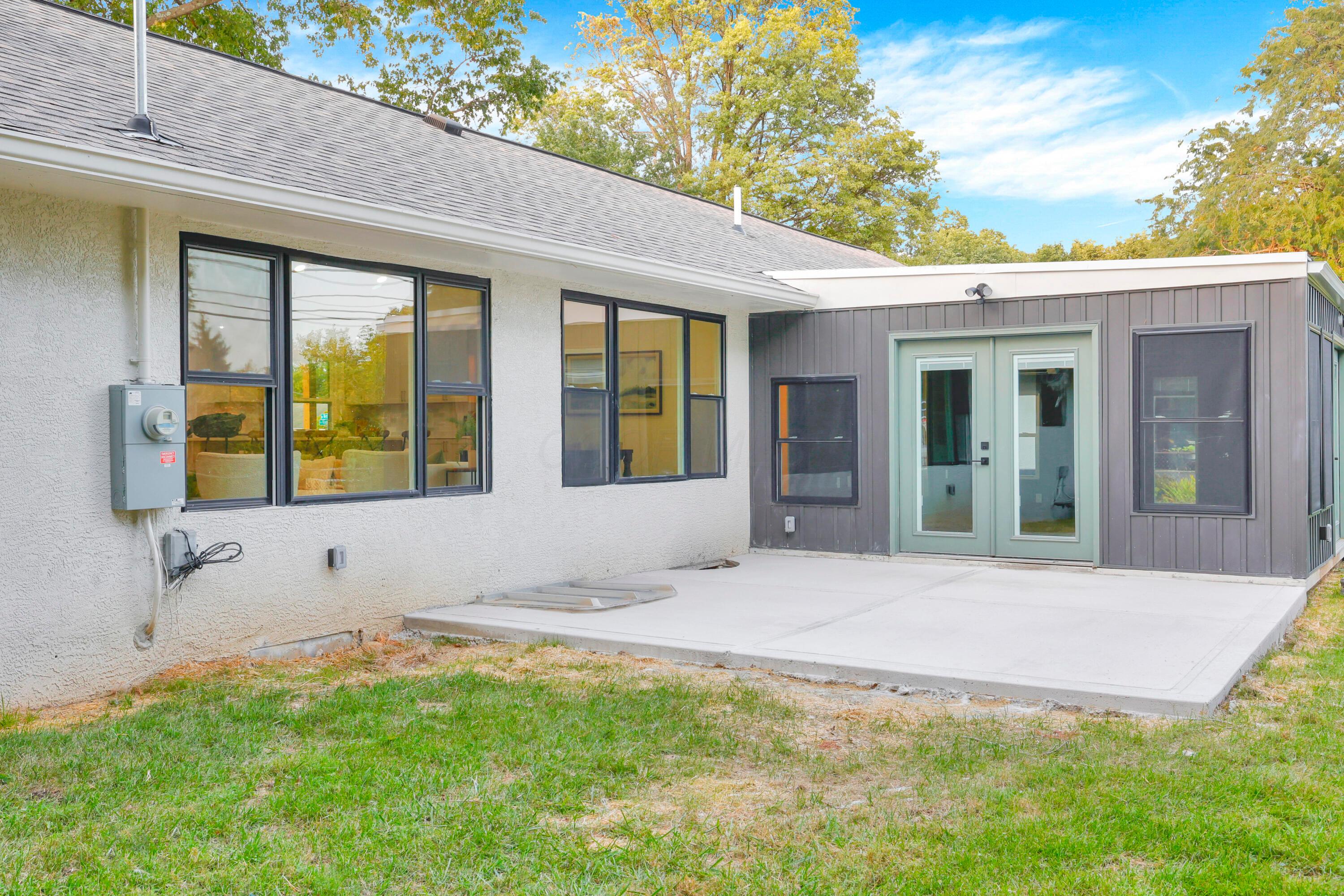 1285 Kingsgate Road Columbus, OH 43221 - Photo 52 of 56 Great sized NEW PATIO!