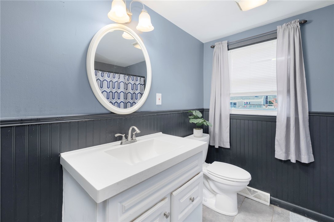 74 Stephens Avenue Warwick, RI 02886 - Photo 11 of 22