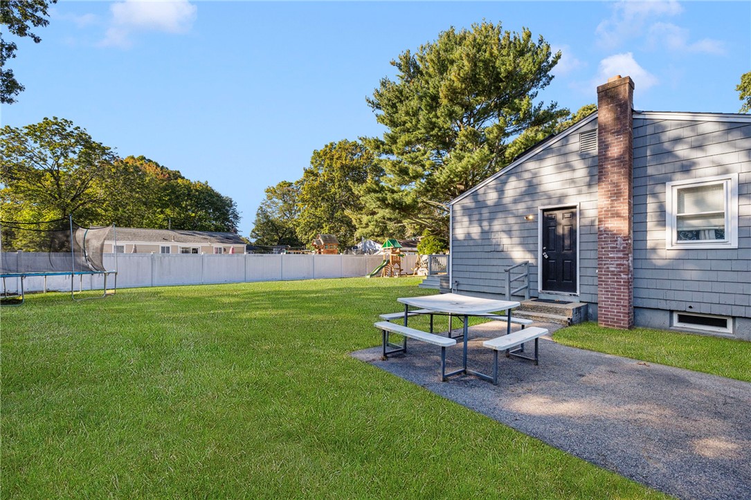 74 Stephens Avenue Warwick, RI 02886 - Photo 19 of 22