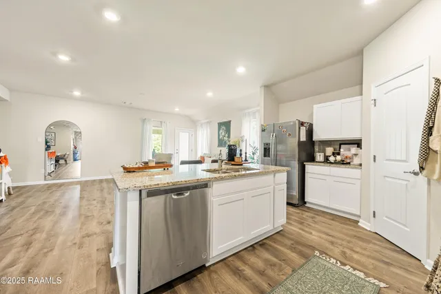 $2,000 | 205 Cane Run Court, Duson, LA 70529