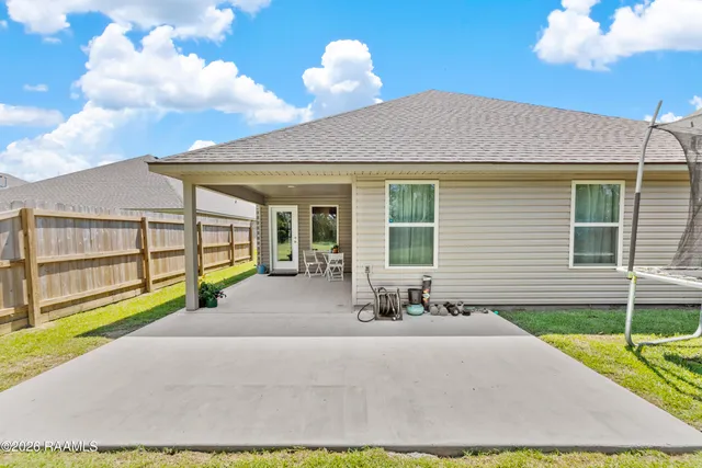 $1,950 | 205 Cane Run Court, Duson, LA 70529