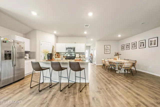 $2,000 | 205 Cane Run Court, Duson, LA 70529