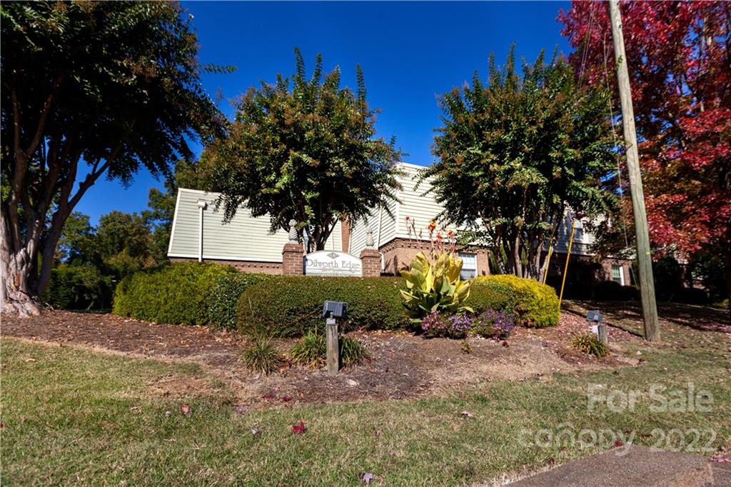 2600 Park Road, Unit C Charlotte, NC 28209 - Photo 20 of 20 a view of a garden