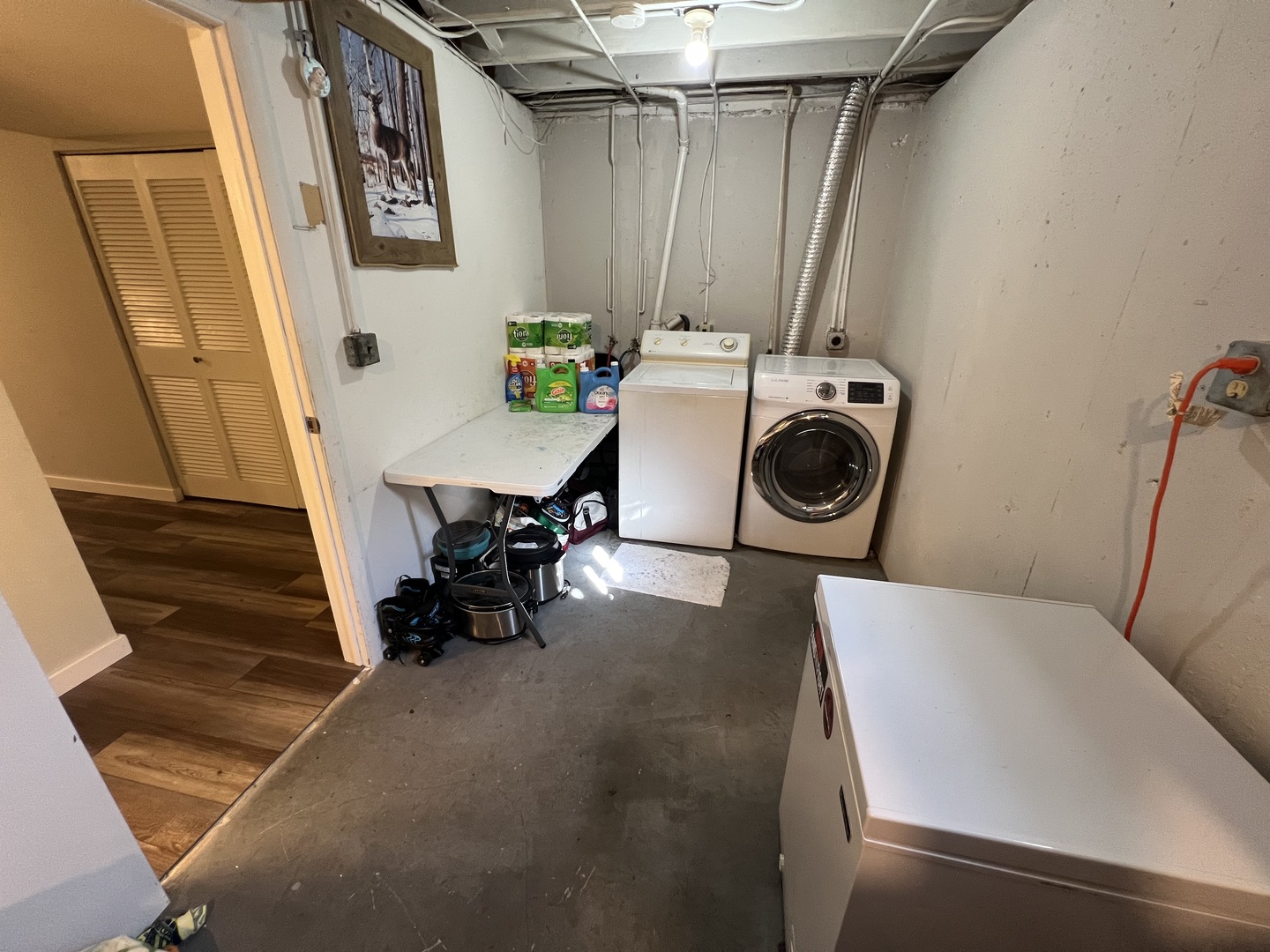 1094 Cascade Drive Aurora, IL 60506 - Photo 18 of 21 a view of a room with washer and dryer