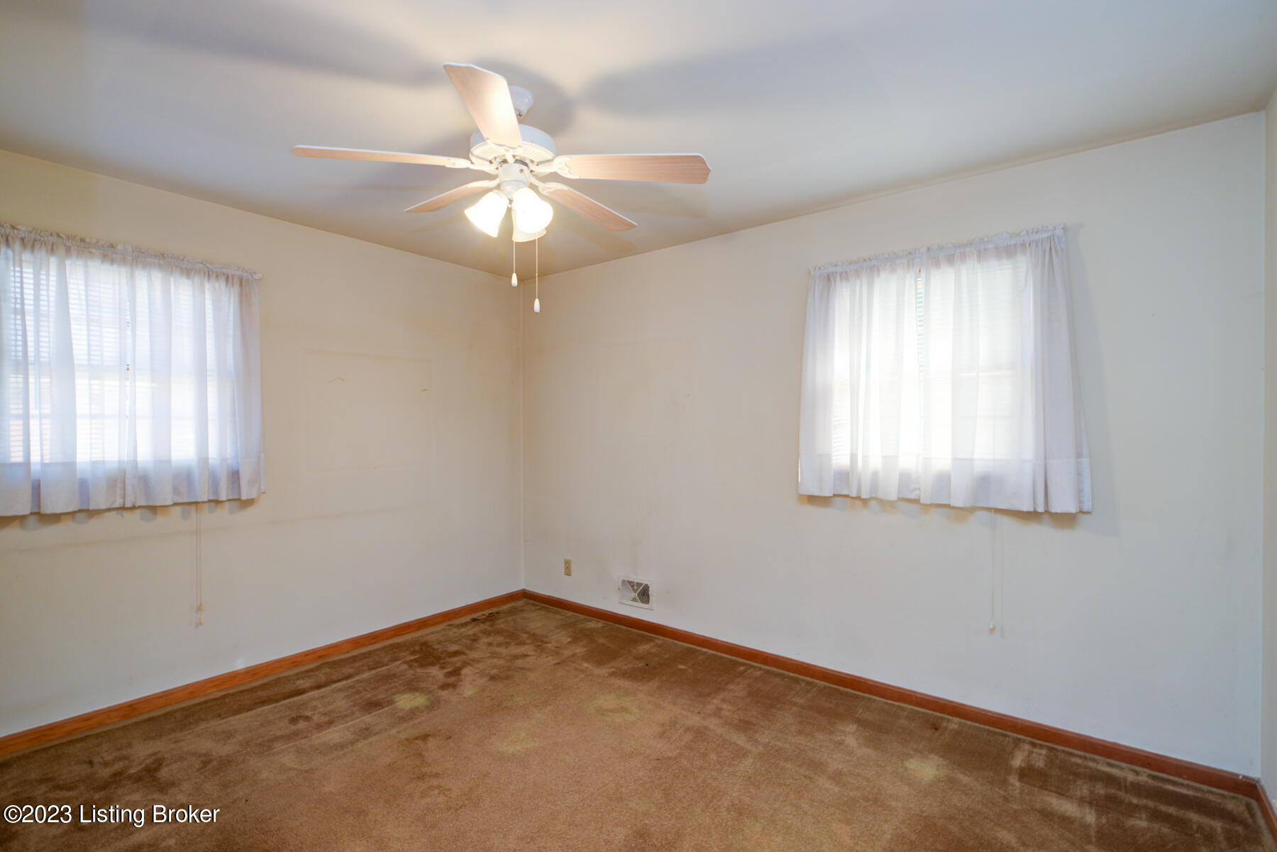 8909 Waltlee Road Louisville, KY 40291 - Photo 17 of 37 GSP-8909_Waltlee_Rd-15