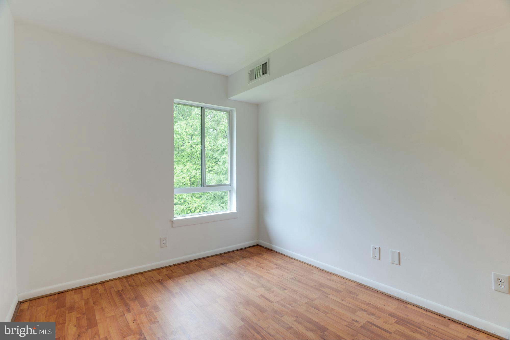 11659 Stoneview Square, Unit 21C Reston, VA 20191 - Photo 17 of 23 Bedroom