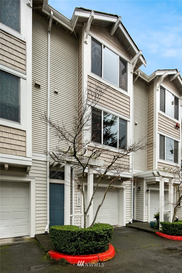 11831 Northeast 162nd Court, Unit 53 Bothell, WA 98011 - Photo 2 of 25 Gallery Image 2