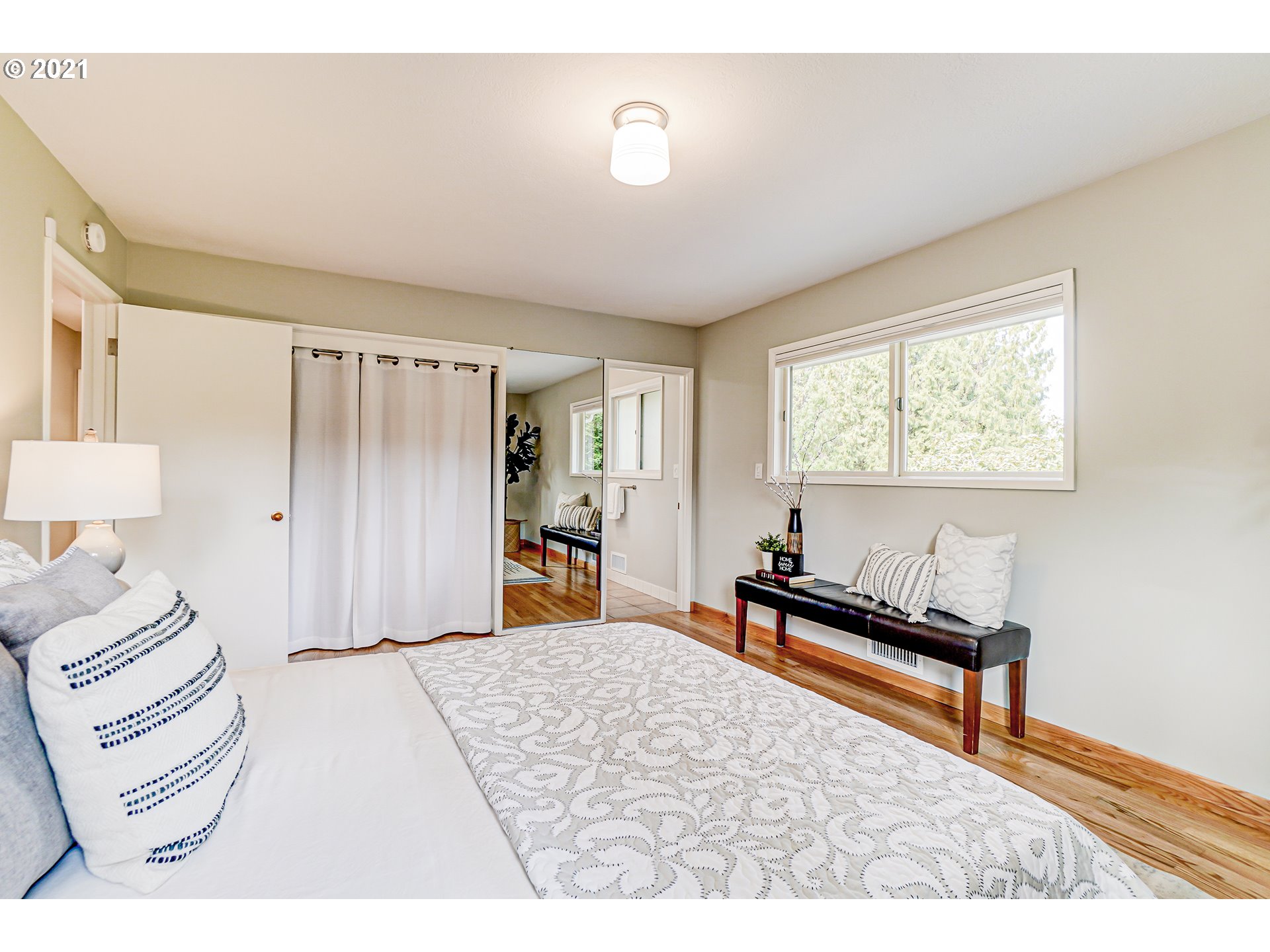 1161 Sunningdale Road Lake Oswego, OR 97034 - Photo 12 of 31 Gallery Image 12