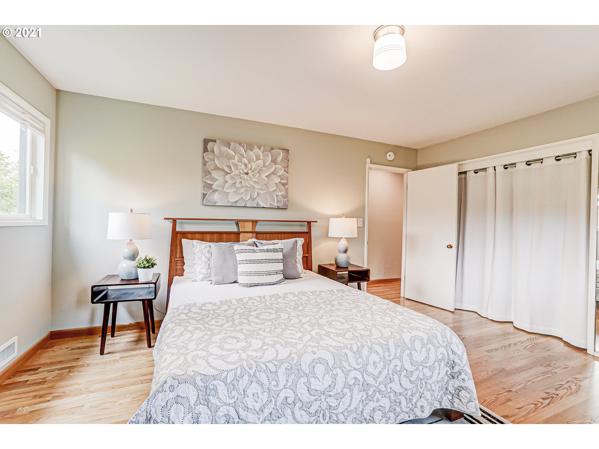 1161 Sunningdale Road Lake Oswego, OR 97034 - Photo 10 of 31 Gallery Image 10