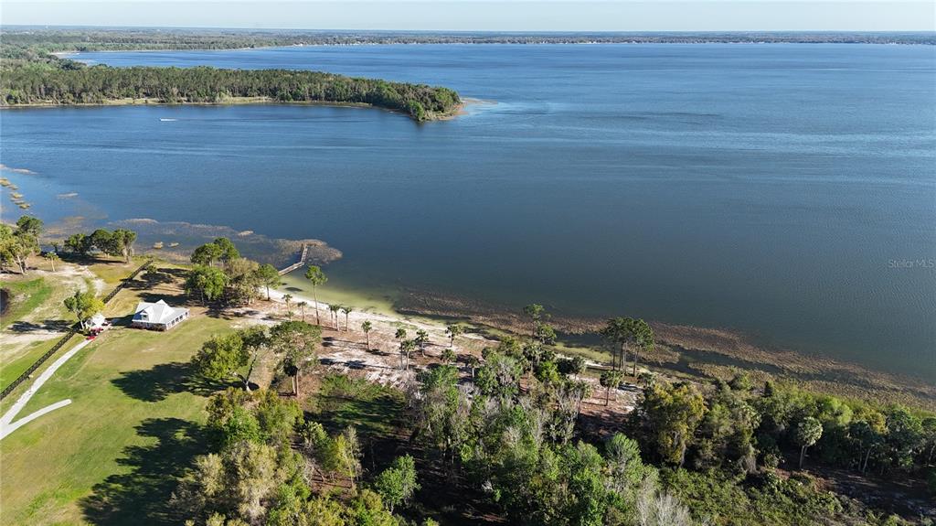 12115 Southeast Sunset Harbor Road Weirsdale, FL 32195 - Photo 8 of 35