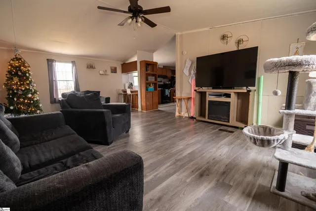 $170,000 | 205 Ashwood Lane, Easley, SC 29640