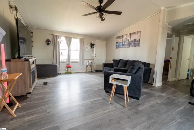 $170,000 | 205 Ashwood Lane, Easley, SC 29640