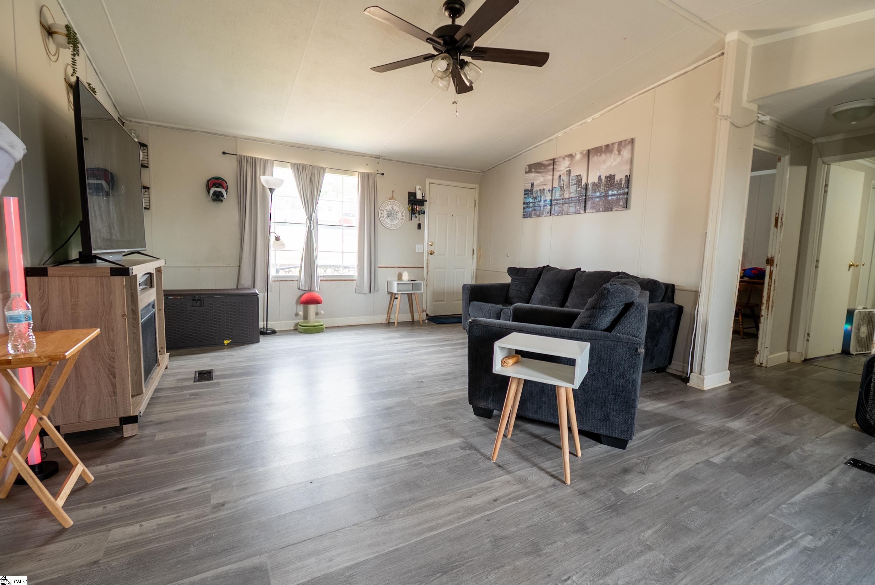 205 Ashwood Lane Easley, SC 29640 - Photo 3 of 16