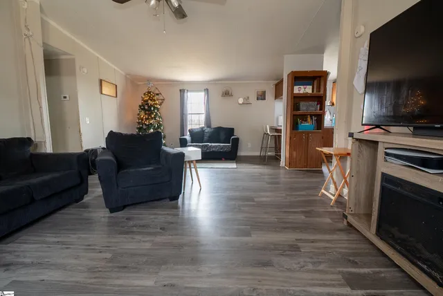 $170,000 | 205 Ashwood Lane, Easley, SC 29640