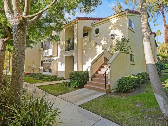 $860,000 | 7301 Calle De Fuentes, Carlsbad, CA 92009