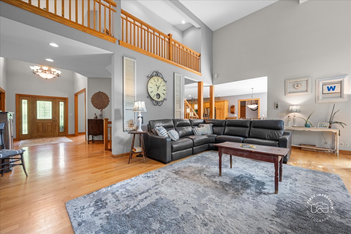 43W211 Tall Pines Road Elgin, IL 60124 - Photo 7 of 47 Gallery Image 7