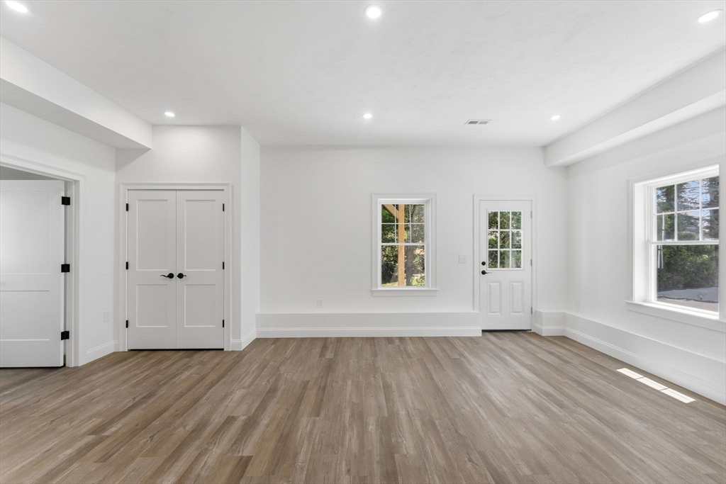 36 Colonial Road Webster, MA 01570 - Photo 32 of 42