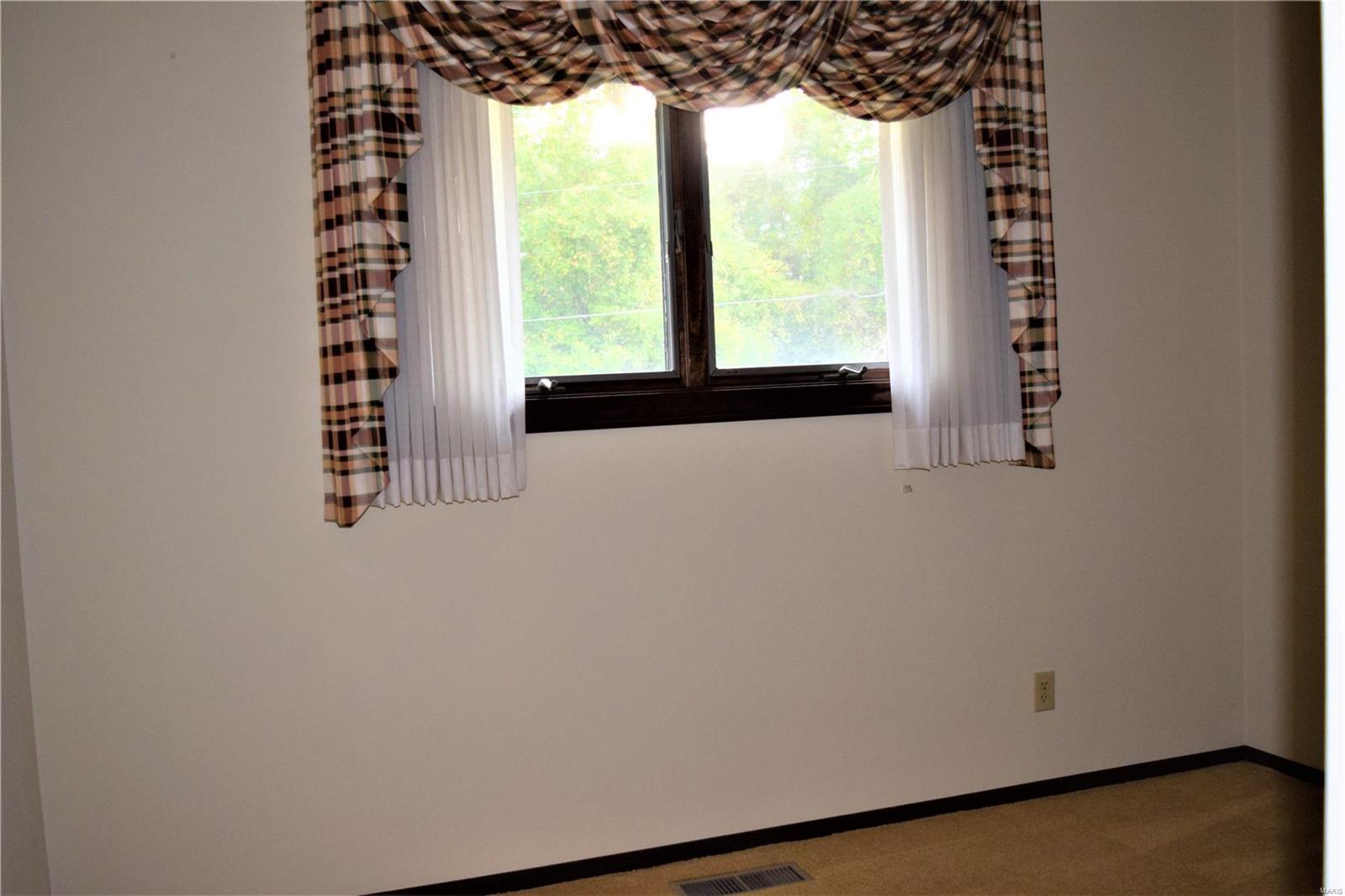 112 Bittersweet Lane Belleville, IL 62221 - Photo 20 of 28 Gallery Image 20