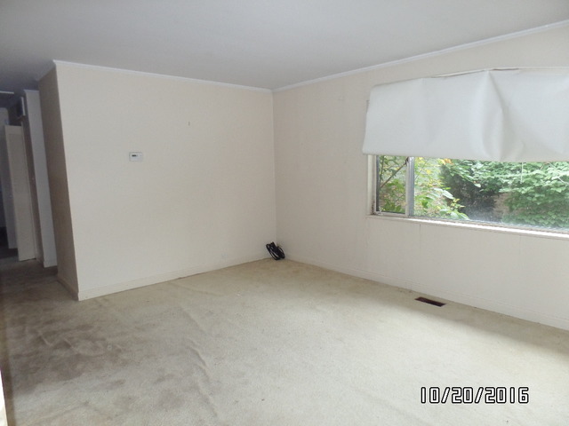 276 Rich Road Park Forest, IL 60466 - Photo 2 of 18 an empty room with a window