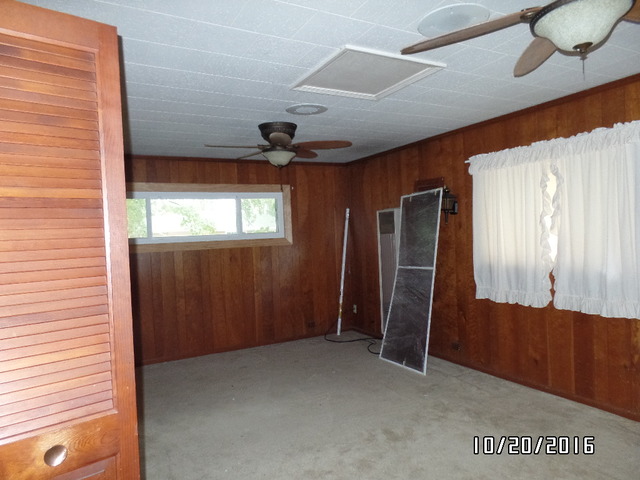 276 Rich Road Park Forest, IL 60466 - Photo 8 of 18 a view of an empty room with a window