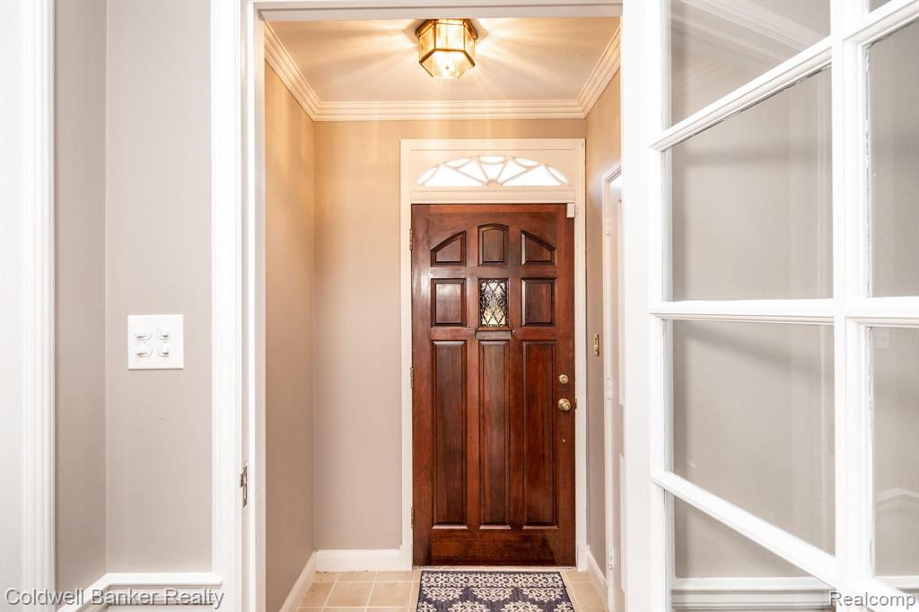 320 Touraine Road Grosse Pointe Farms, MI 48236 - Photo 7 of 60