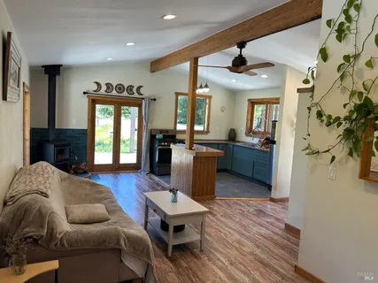 $899,000 | 34620 Eureka Hill Road, Point Arena, CA 95468